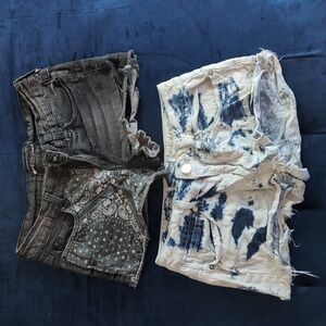 ✨ 2 Pairs Of Tiny Cutoff Shorts